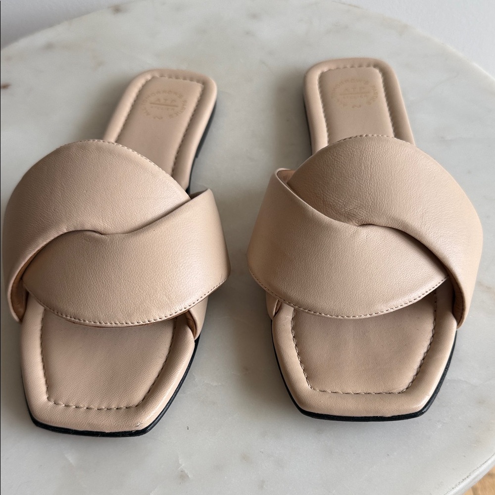 Chic Beige Women's Sandals